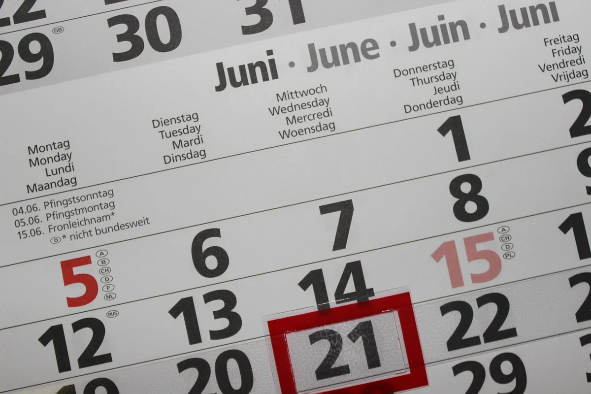 Découvrez le calendrier de paye 2025 de Julien Delmas pour optimiser vos finances en 2026