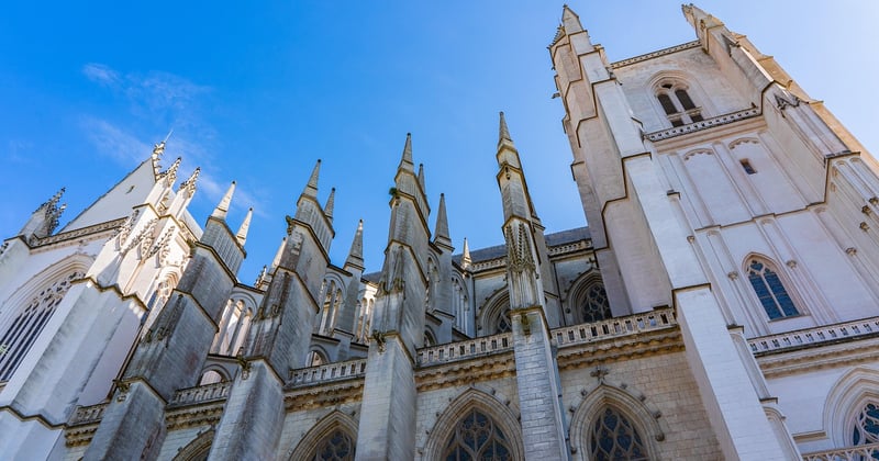Découvrez la signalétique de sécurité à Nantes : guide complet pour votre entreprise